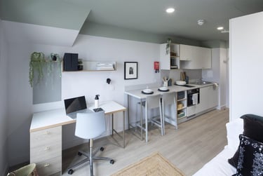 1 bed studio, Lower Gilmore Place, Fountainbridge, Edinburgh, EH39NY - Image 2